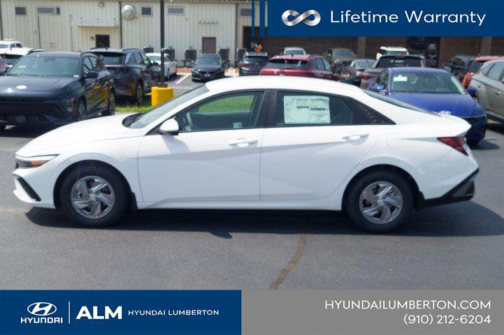 New 2026 White Hyundai SE image 9
