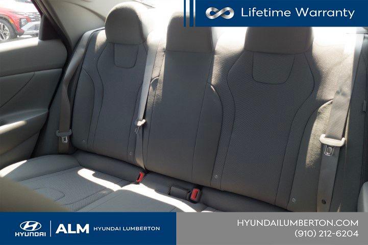New 2026 White Hyundai SE image 14