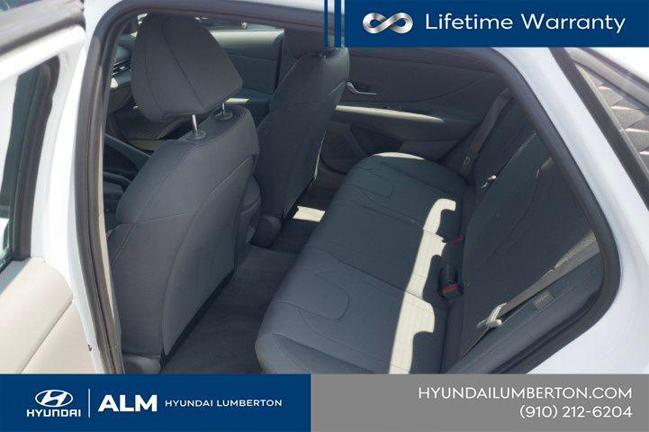 New 2026 White Hyundai SE image 15
