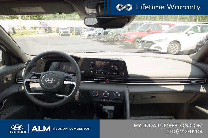 New 2026 White Hyundai SE image 19