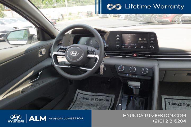 New 2026 White Hyundai SE image 20