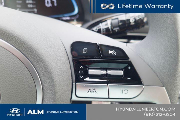 New 2026 White Hyundai SE image 25