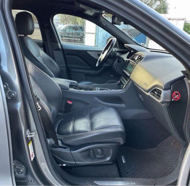 2017 Jaguar F-PACE 35t Prestige