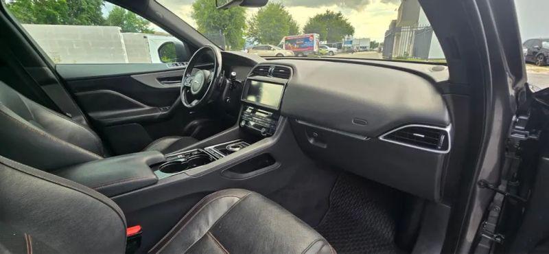 2017 Jaguar F-PACE 35t Prestige