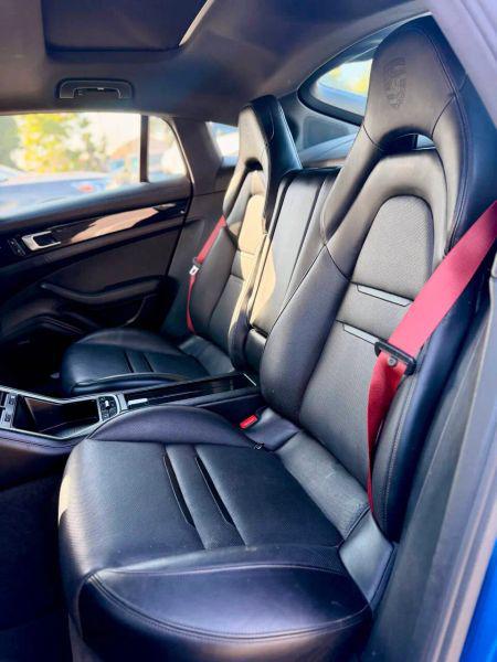 2017 Porsche Panamera 4