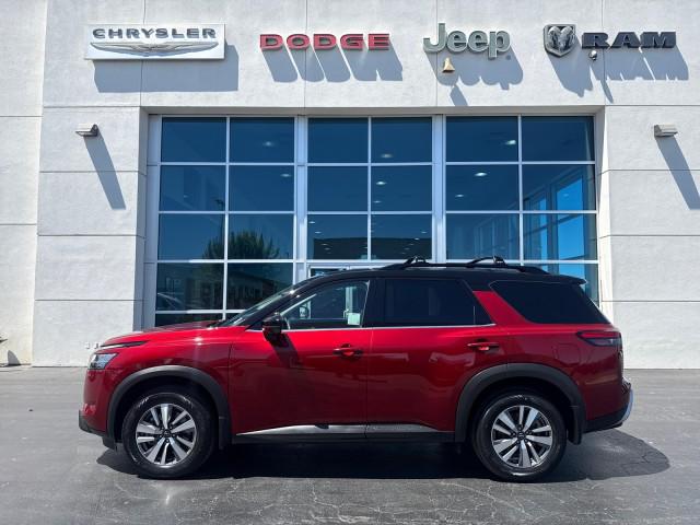 2023 Nissan Pathfinder SL FWD