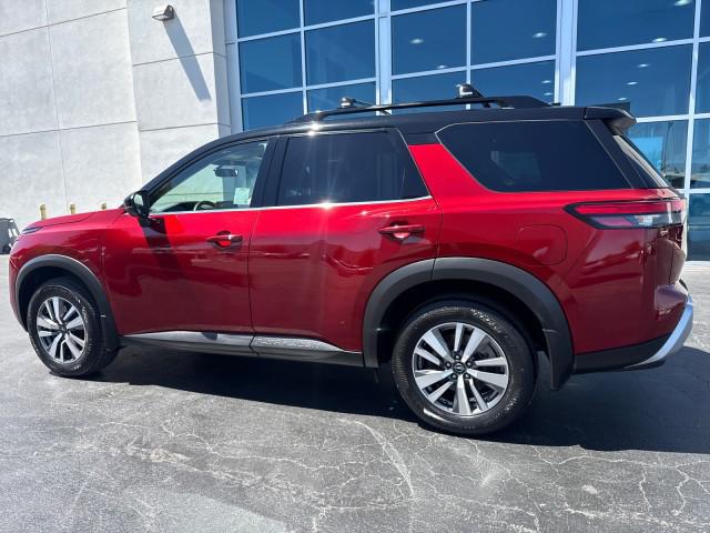 2023 Nissan Pathfinder SL FWD
