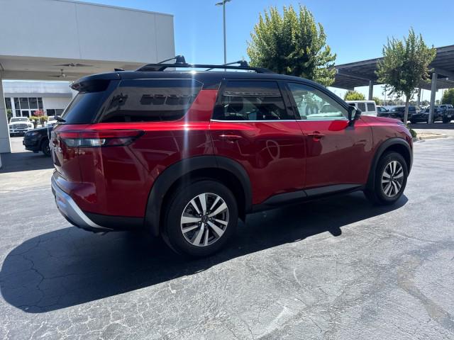2023 Nissan Pathfinder SL FWD