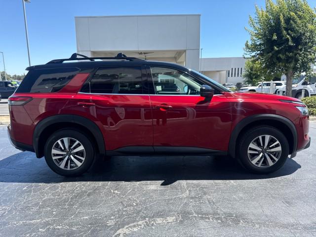 2023 Nissan Pathfinder SL FWD