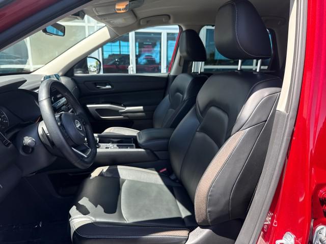 2023 Nissan Pathfinder SL FWD