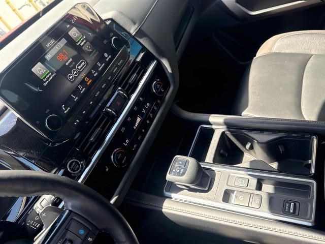 2023 Nissan Pathfinder SL FWD