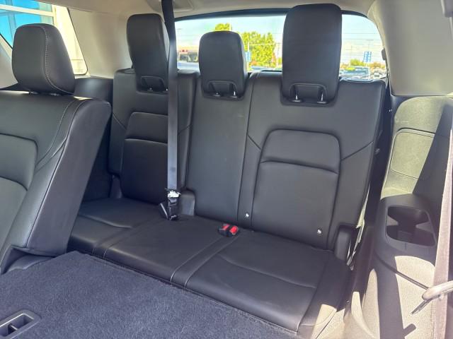 2023 Nissan Pathfinder SL FWD