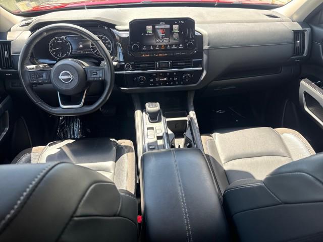 2023 Nissan Pathfinder SL FWD