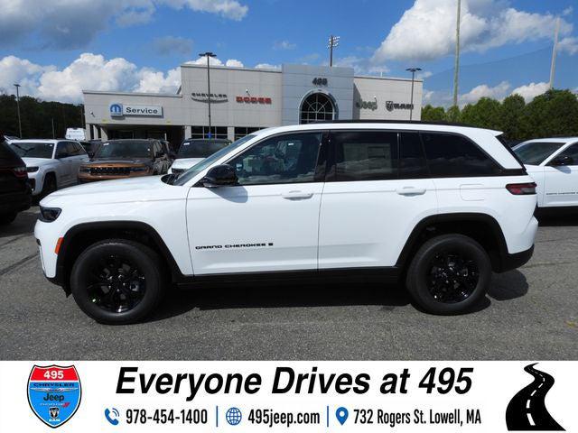 2026 Jeep Grand Cherokee GRAND CHEROKEE LAREDO ALTITUDE 4X4