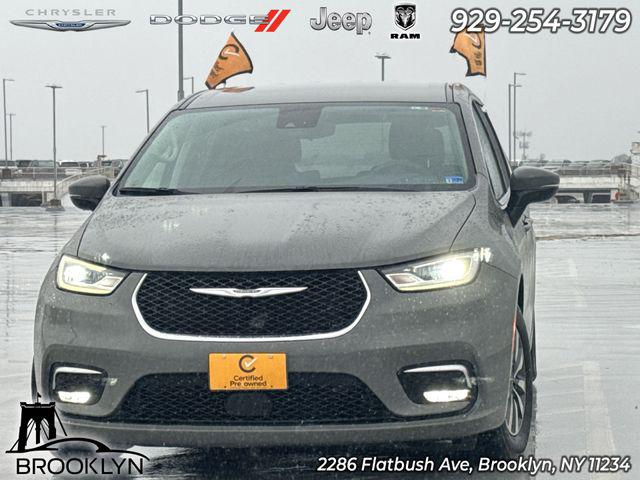 2023 Chrysler Pacifica Hybrid Touring L for sale in Brooklyn, NY