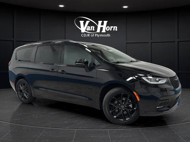 2026 Chrysler Pacifica Limited AWD for sale in Plymouth, WI