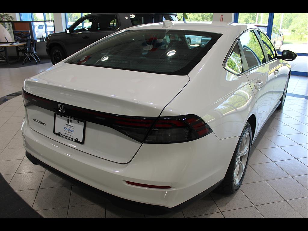 2023 Honda Accord LX - Photo 5