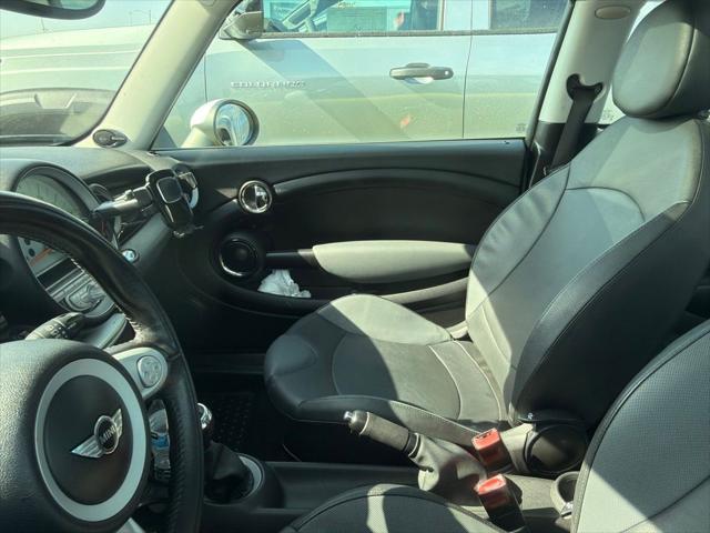 2010 MINI Cooper Base