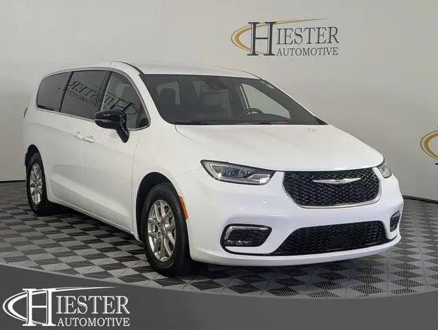2025 Chrysler Pacifica Select for sale in Lillington, NC