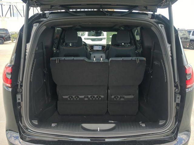 2027 Chrysler Pacifica Pinnacle