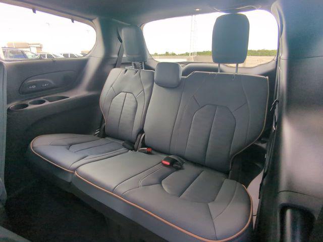 2027 Chrysler Pacifica Pinnacle