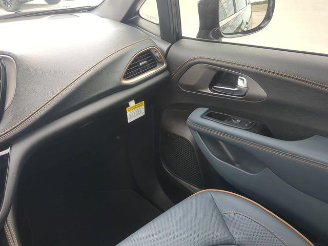 2027 Chrysler Pacifica Pinnacle