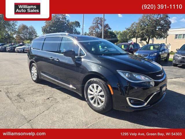 2019 Chrysler Pacifica Touring L for sale in Green Bay, WI