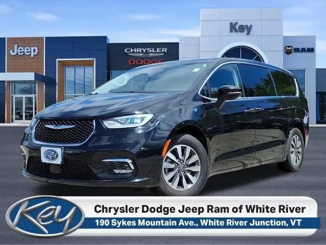 2024 Chrysler Pacifica Hybrid Select for sale in White River Junction, VT