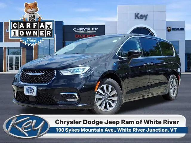 2024 Chrysler Pacifica Hybrid Select for sale in White River Junction, VT