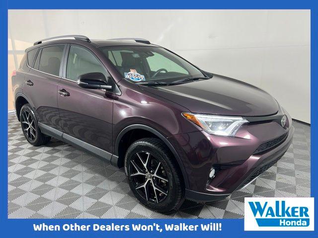 2017 Toyota RAV4 SE's photo