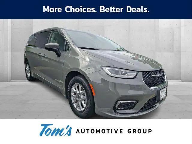 2023 Chrysler Pacifica Touring L for sale in Toms River, NJ