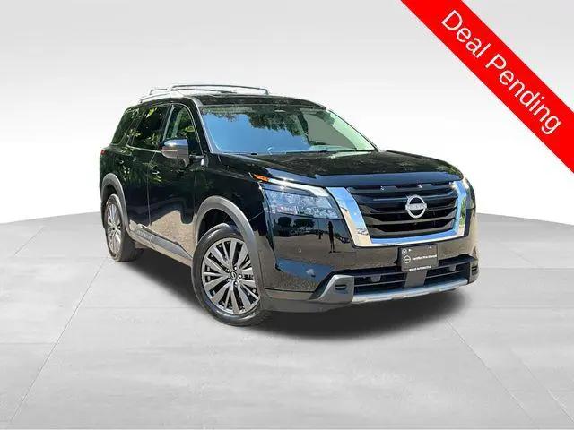 2025 Nissan Pathfinder SL 4WD for sale in Des Moines, IA