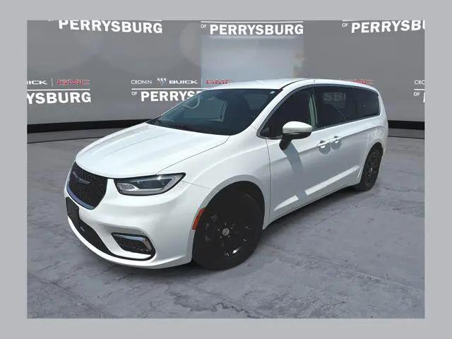 2023 Chrysler Pacifica Touring L for sale in Perrysburg, OH