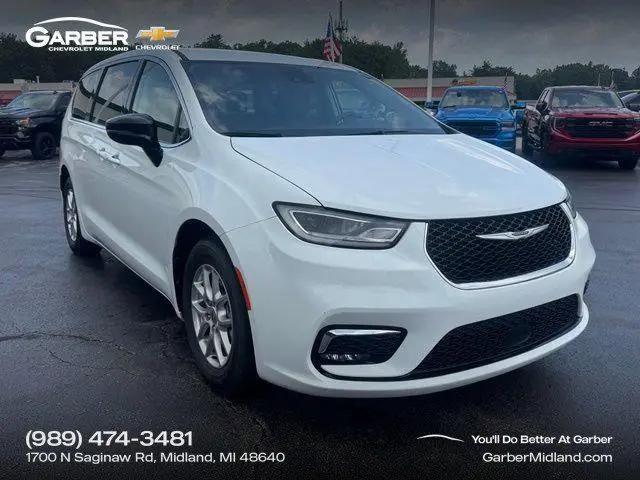 2024 Chrysler Pacifica Touring L for sale in Midland, MI