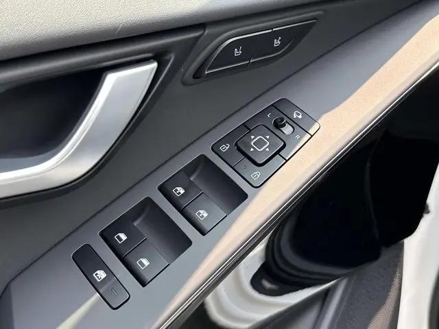 2026 Kia Niro SX