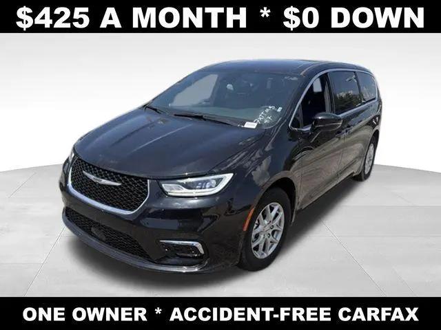 2025 Chrysler Pacifica Select for sale in Plainfield, IN