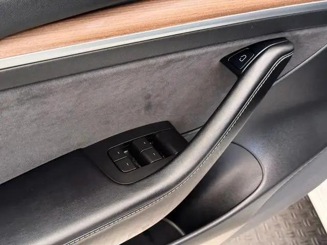 2021 Tesla Model 3 Standard Range Plus Rear-Wheel Drive