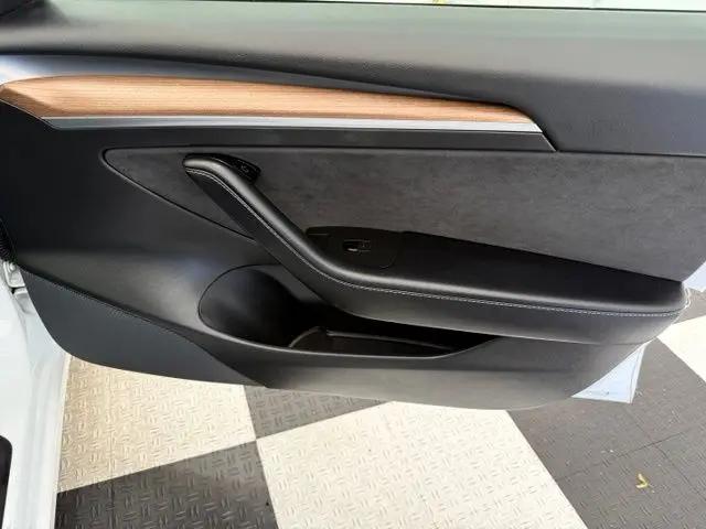 2021 Tesla Model 3 Standard Range Plus Rear-Wheel Drive
