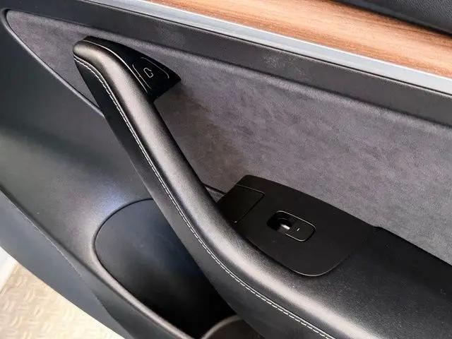 2021 Tesla Model 3 Standard Range Plus Rear-Wheel Drive