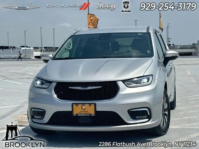2023 Chrysler Pacifica Hybrid Touring L for sale in Brooklyn, NY