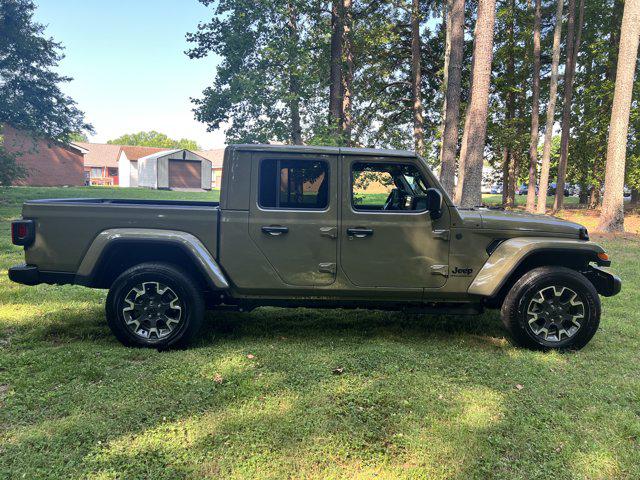 2026 Jeep Gladiator GLADIATOR SAHARA 4X4