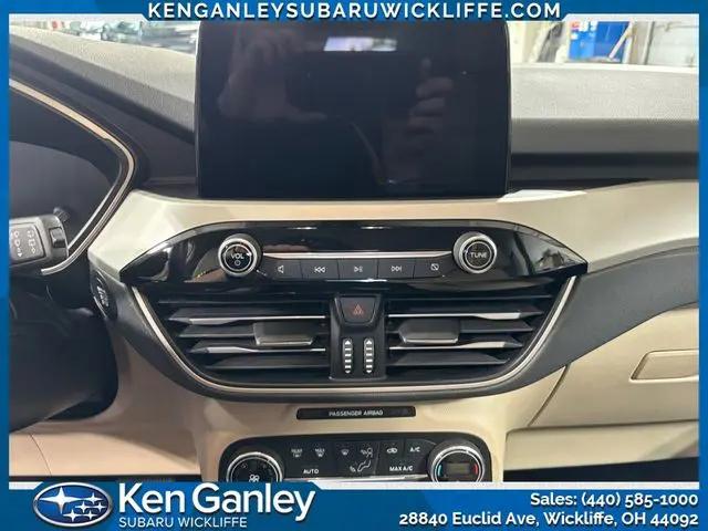 2020 Ford Escape SE