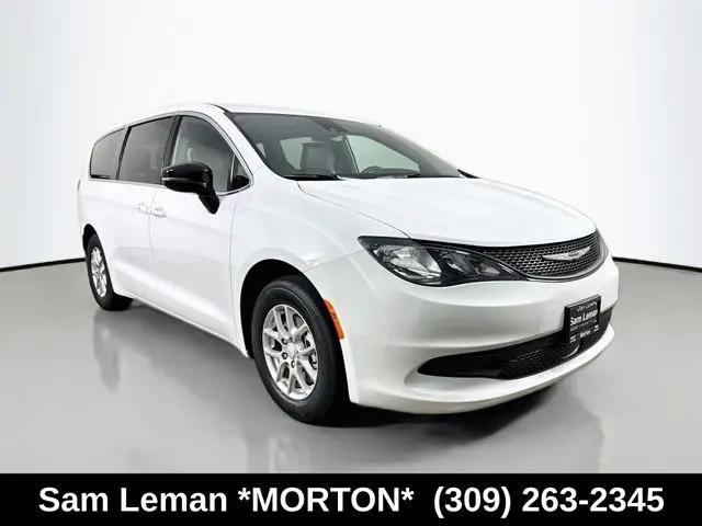 2027 Chrysler Pacifica LX for sale in Morton, IL