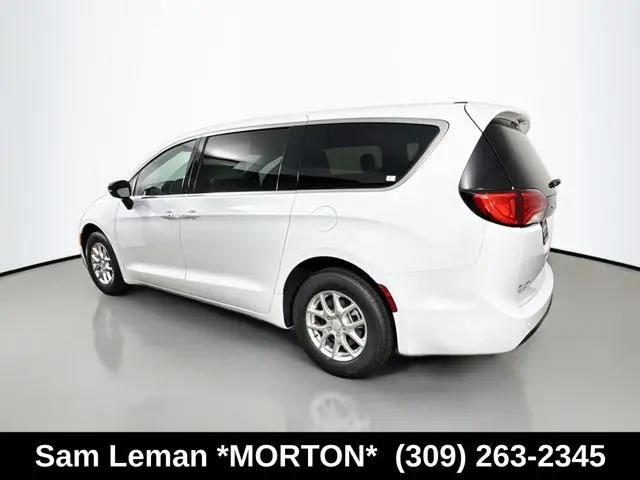 2027 Chrysler Pacifica LX