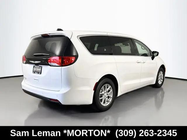 2027 Chrysler Pacifica LX