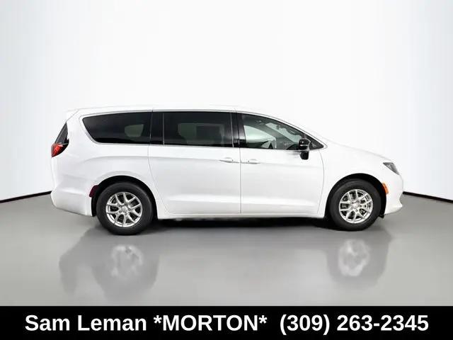 2027 Chrysler Pacifica LX