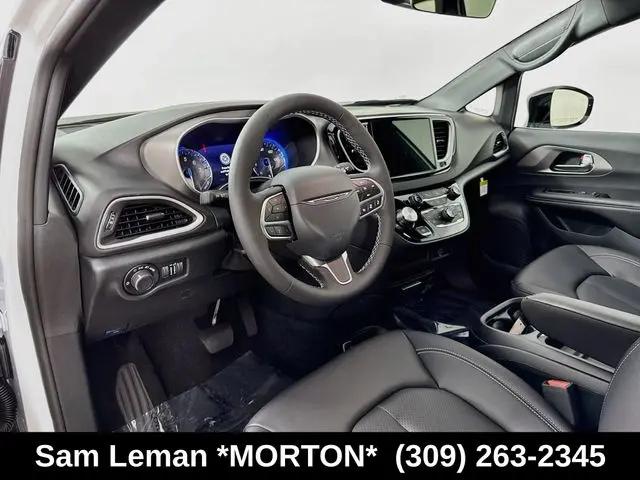 2027 Chrysler Pacifica LX