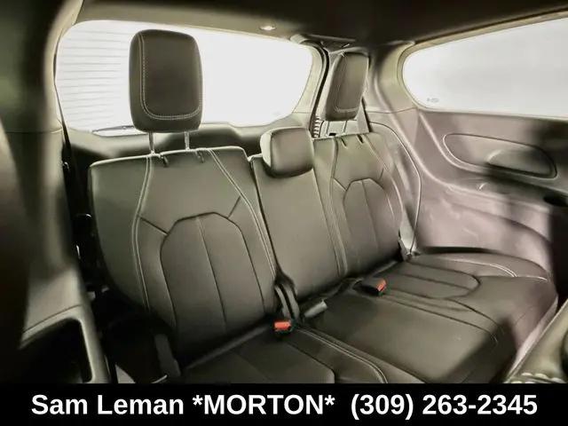 2027 Chrysler Pacifica LX