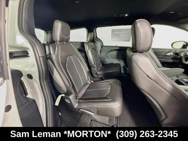 2027 Chrysler Pacifica LX