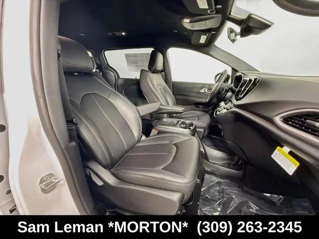 2027 Chrysler Pacifica LX